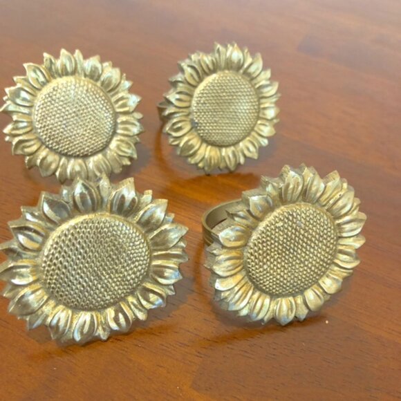 Sunflower Metal Napkin Ring Holders Set of 4 Pre-Owned. - Picture 2 of 13